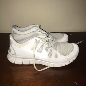 Nike 5.0 free runs - all white